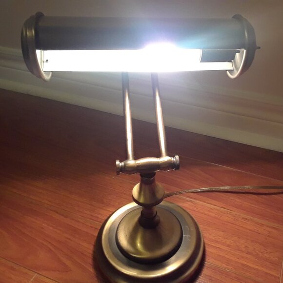 Vintage Brass Banker's Desk Lamp - Picture 3 of 12